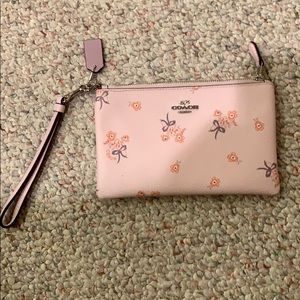 Coach wristlet - like new